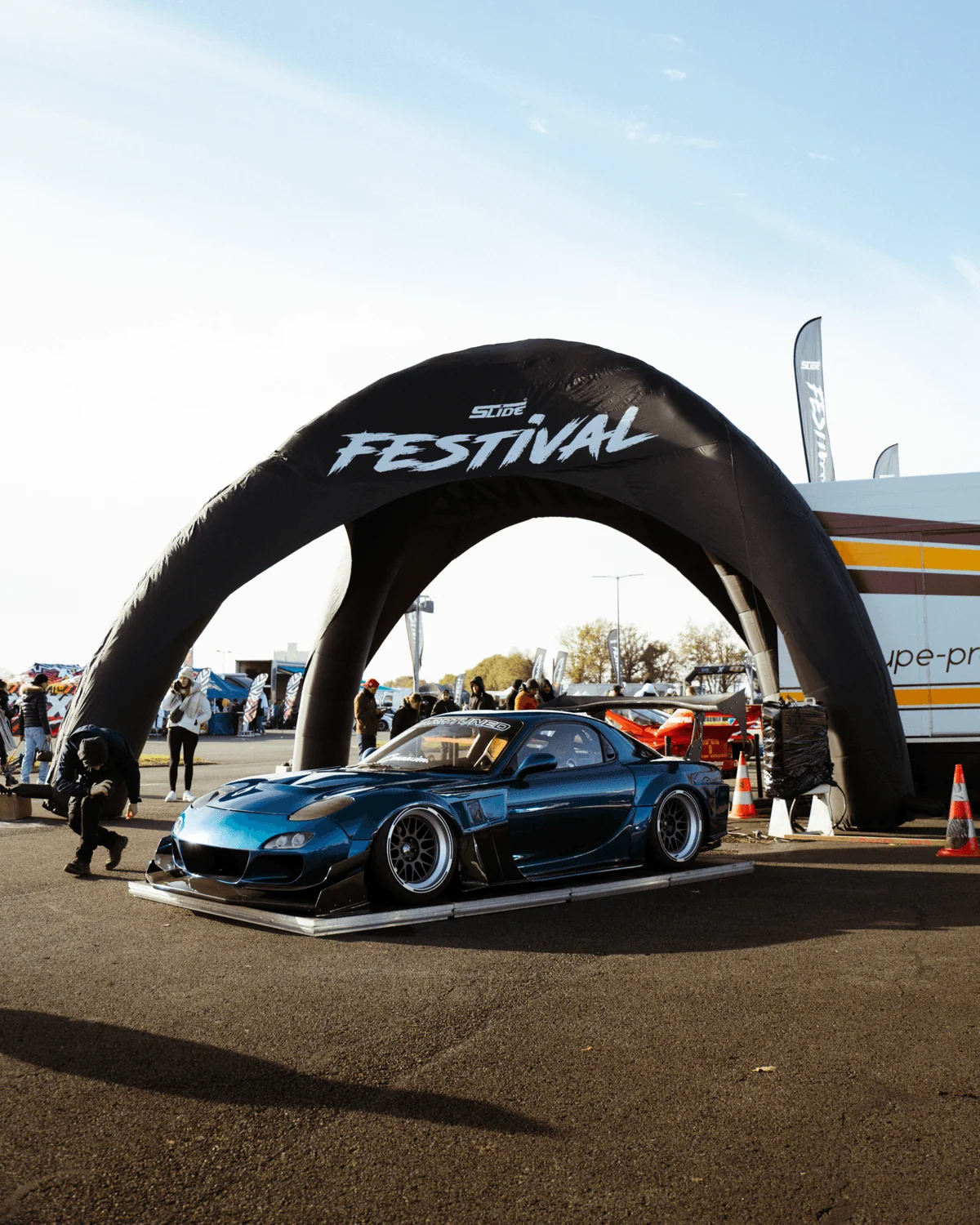 Le paddock du Retro Slide Festival lors de l’édition précédente